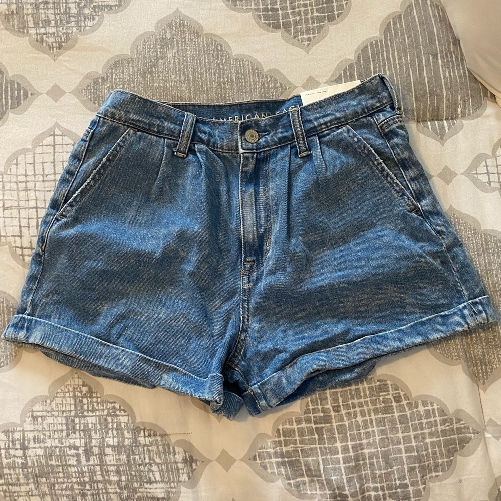American Eagle mom jean shorts - Picture 2 of 5